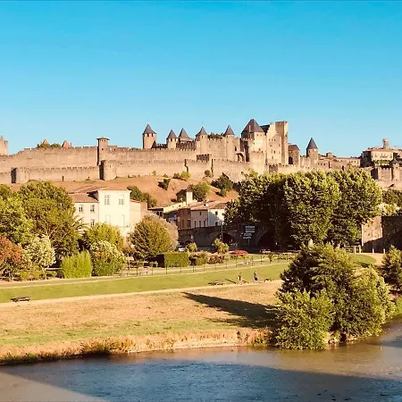 Le 11 Vue Cite Medievale